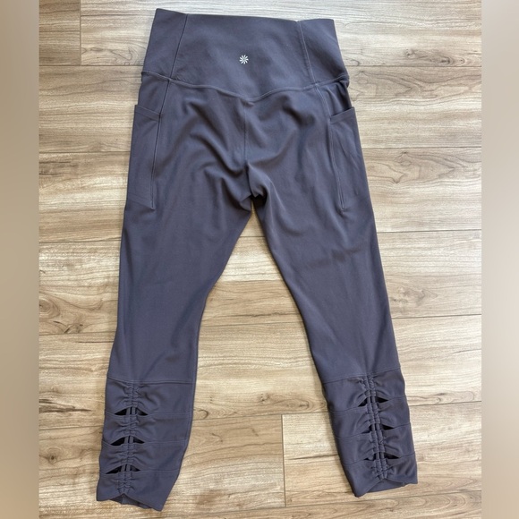 Athleta SALUTATION STASH POCKET II CINCH 7/8 Leggings Women’s Size M Purple - Picture 1 of 14
